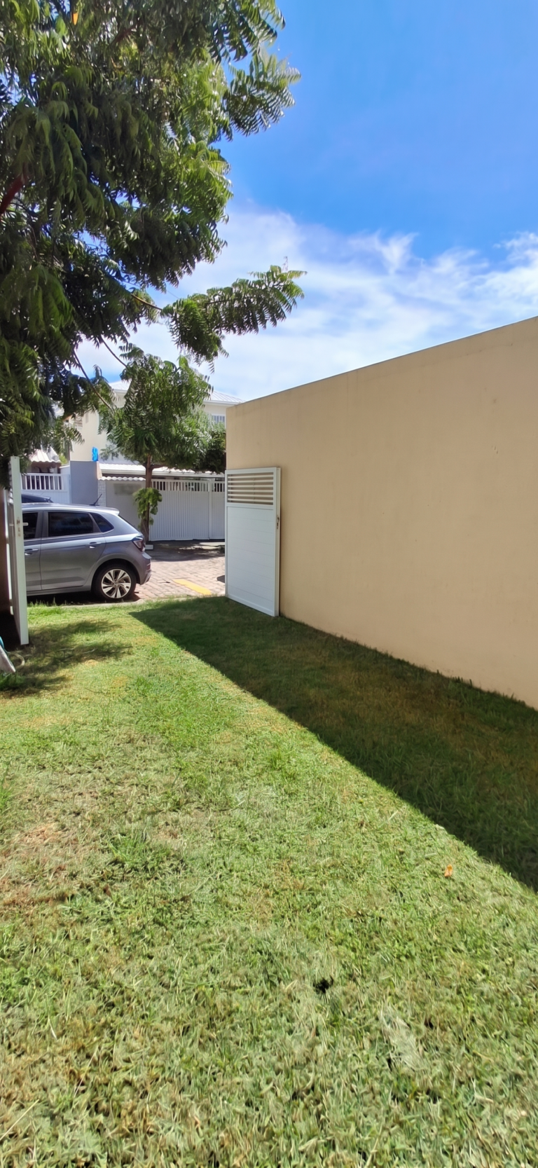 casa-em-jacuipe-area-de-lazer-completa.webp